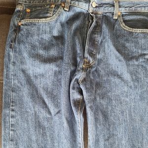 Men's Levi 501s 38W 36L
